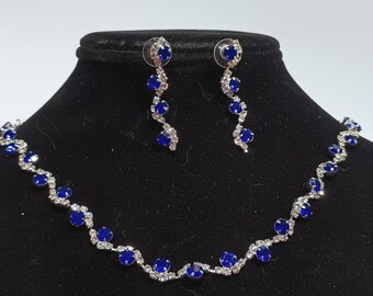 Beautiful Swarovski crystal encrusted necklace & earring set