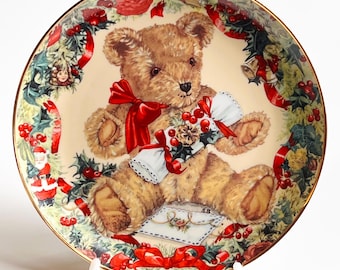 Margaret Keane Collectible Plate: Pu's Polar Playground, Franklin