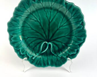 Vintage Wedgwood ‘Leaf Dish’ Majolica Green Plate – c.1960s Etruria England Serving Plate