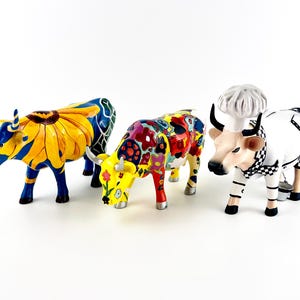 CowParade Mellanstora Kofigurer Individuellt Val Färgglad Samlarkonst Kor Ingen Ask