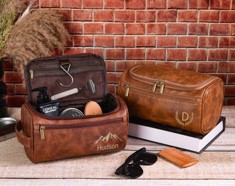 Custom Men’s Toiletry Bag, Personalized Leather Dopp Kit, Groomsmen Gift, Anniversary Gift for Him, Leather Accessory,Christmas gift for him
