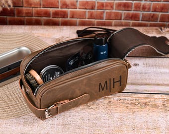 Custom Men’s Toiletry Bag, Personalized Leather Dopp Kit, Groomsmen Gift, Anniversary Gift for Him, Leather Accessory,Christmas gift for him
