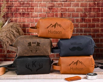 Custom Men’s Toiletry Bag, Personalized Leather Dopp Kit, Groomsmen Gift, Anniversary Gift for Him, Leather Accessory,Christmas gift for him