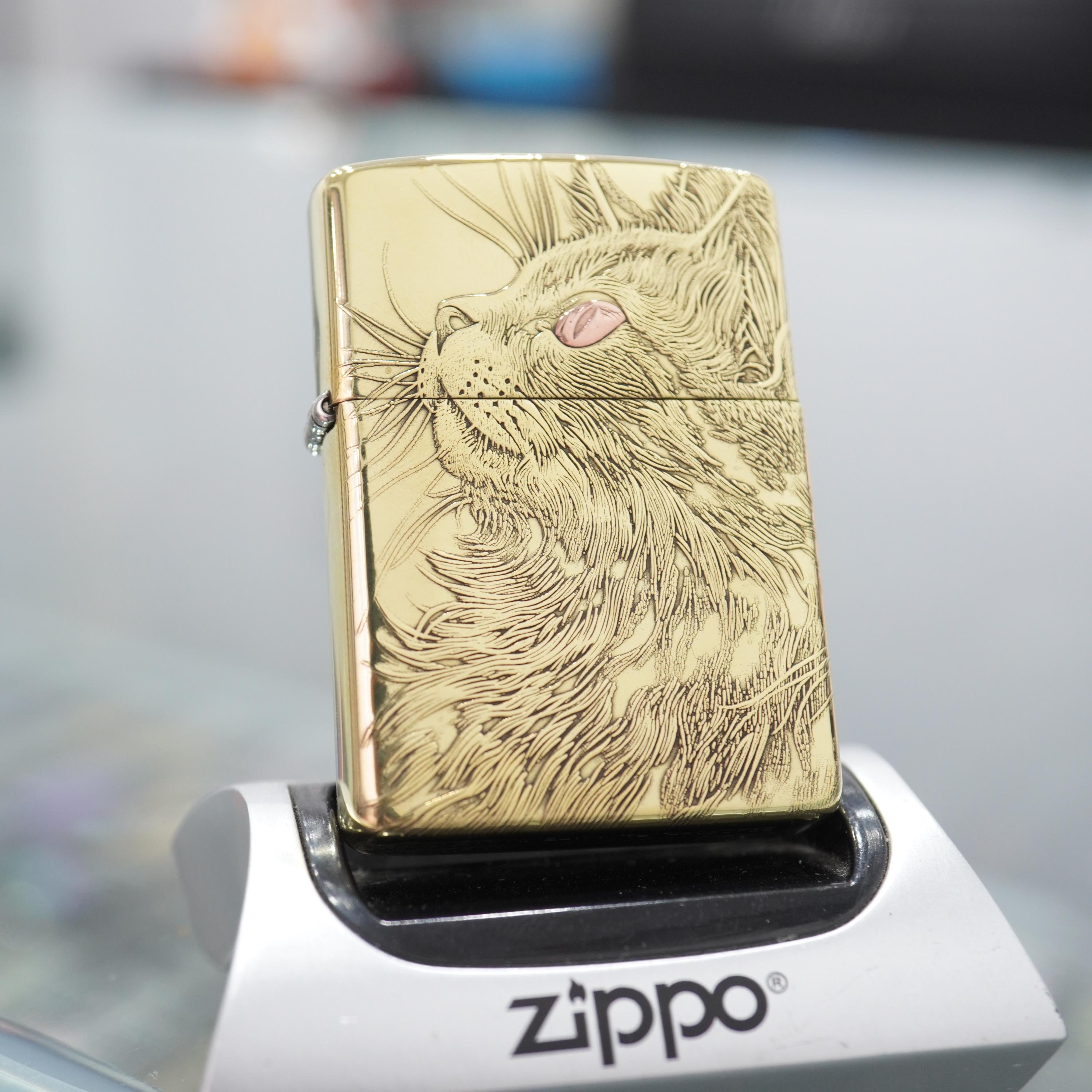 Zippoゴールデンキャット彫刻ライター、芸術的な動物Zippo、ユニークな 