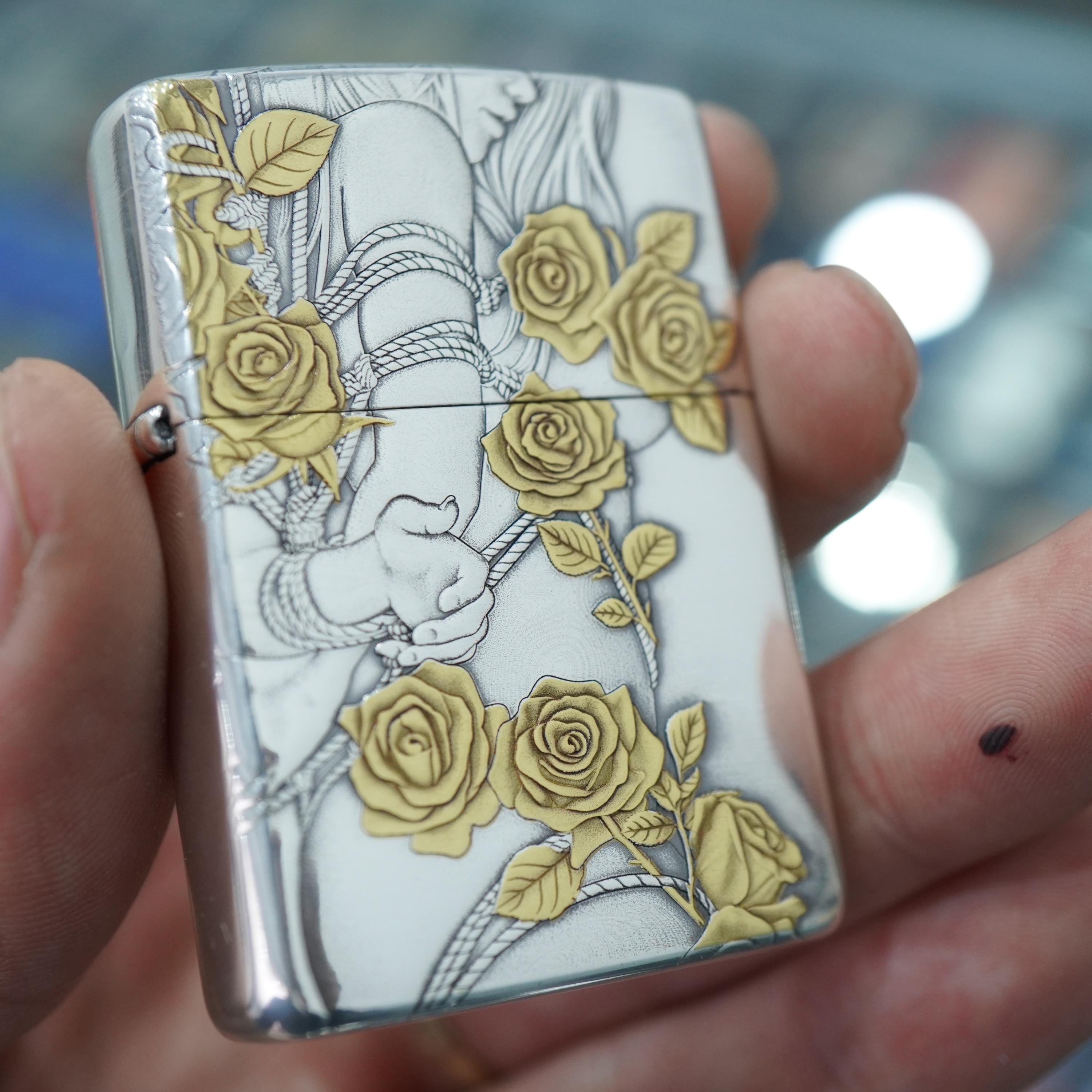 Zippo Sexy Girl 3D Engraved Lighter, Pin up Girl With Roses Zippo
