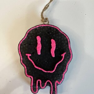 Black Drippy Smiley Freshie – Champagne Toast Scent Car Air Freshener