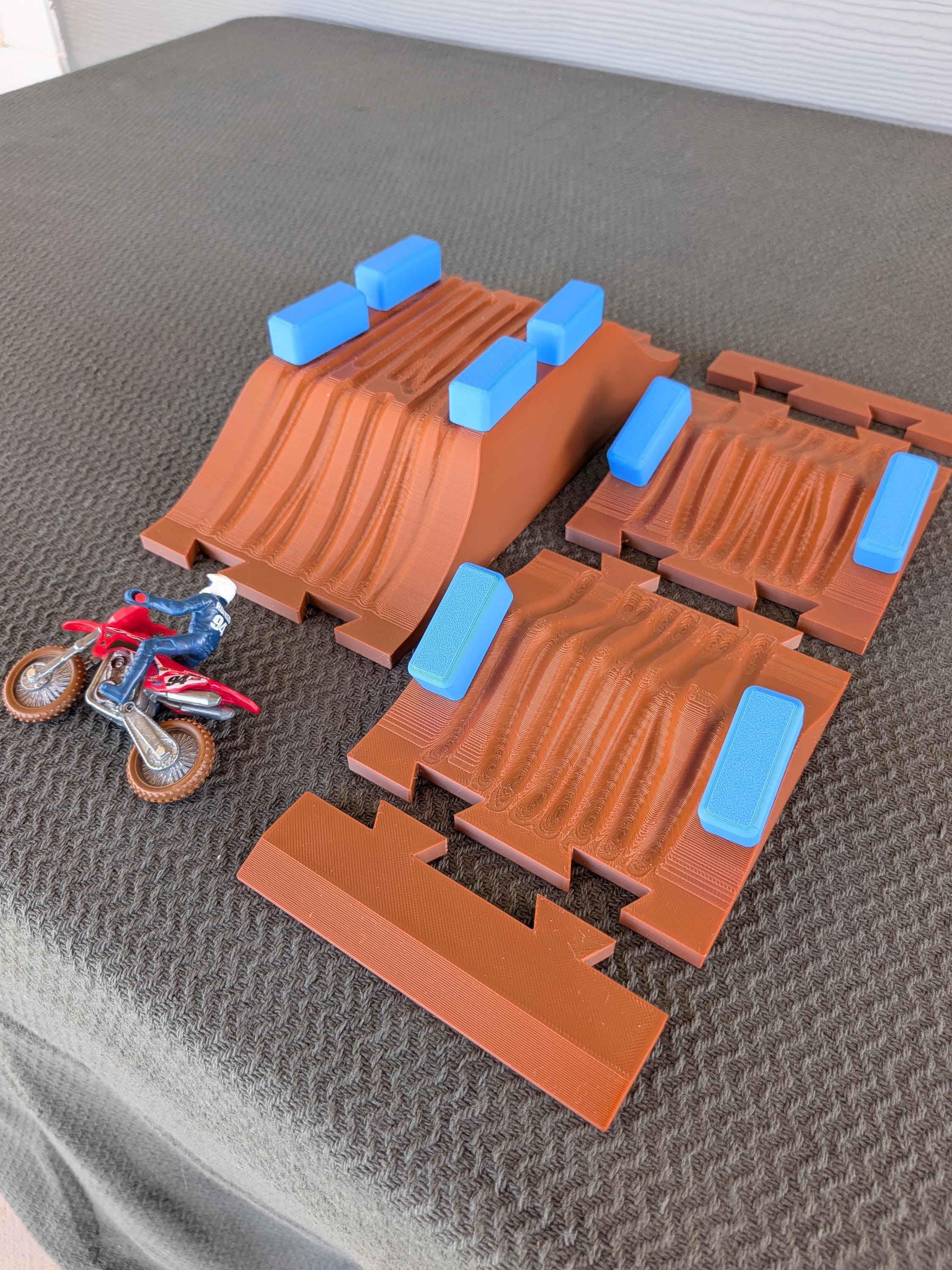 Table Top Dirt Bike 14pc Kit: Supercross Track Toy Starter Set