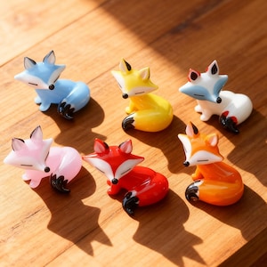 Volpe in miniatura di vetro, oggetto da collezione, vetreria artigianale, volpe colorata