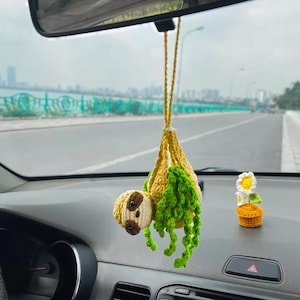 Gehäkelter Faultier Autospiegel-Anhänger - Handgemachtes hängendes Faultier-Rückblick-Accessoire, süßes Tier-Autodekor, Boho-Geschenk für Faultierliebhaber