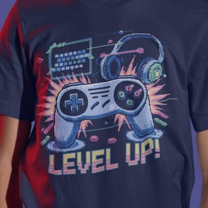 Camiseta Retro Gaming Level Up | Camiseta Controle de Gamer | Camiseta de Videogame | Camiseta com Estampa Pixel Art | Presente Gamer para Homens e Mulheres
