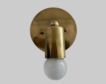 Aplique de pared de latón hecho a mano de mediados de siglo: decoración del hogar hecha a mano