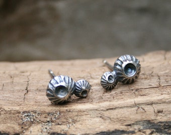 Double Barnacle Post earrings in Sterling Silver. Stud earrings. Barnacle Collection Silversmith metalwork boho. Handmade.