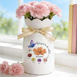 Personlig keramisk vas med välsignelse att kallas mormor, personlig födelseblommapresent till mamma med barnbarnsnamn