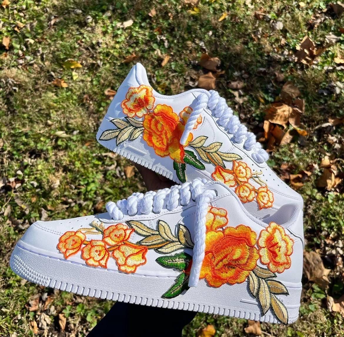 nike flower embroidery shoe