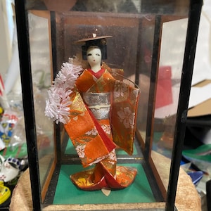 Vintage Geisha Doll In Display Case Japanese Silk Kimono