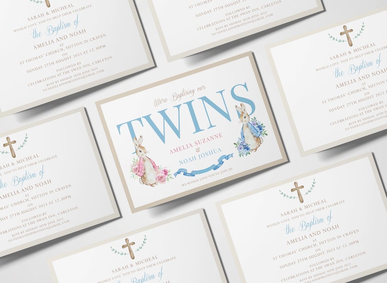 Puede incluir: Una invitaci&oacute;n de bautismo con fondo azul claro y blanco. La invitaci&oacute;n presenta una cruz con hojas verdes, una ilustraci&oacute;n de acuarela de dos conejos y el texto "We're Baptizing our TWINS Amelia Suzanne & Noah Joshua".