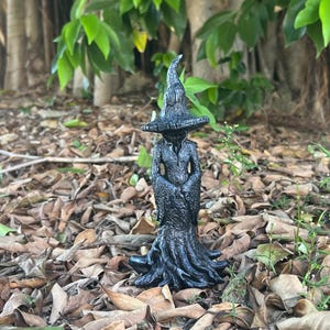 Vintage Witch Statue,Halloween Statue,Gothic Halloween Statue,Vintage Magician,Dark Fantasy Decor,Witch Decor, Collectible Handmade Custom
