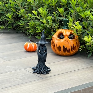 Forest Witch Resin Statue, Gothic Halloween Figurine, Retro Magician Dark Fantasy Decor, Witchcraft Ornament, Holiday Table Gift