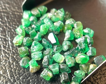 50 PCS-AAA+Raw Emerald Stone, Natural Untreated Emerald Rough Crystals ( 3/4 MM )