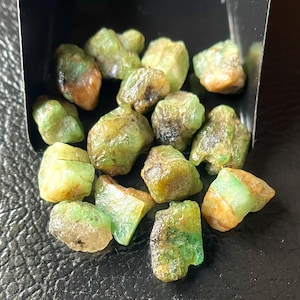 15 Pieces~Natural Raw Emerald Stone, 8/10 MM-Genuine Emerald Crystal - Emerald Crystal - Untreated Emerald Stone - Natural Emerald Gemstone