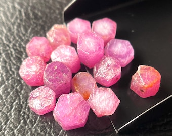 Rohe Sternrubin-Kristalle: Natürliche Heilsteine in AAA-Qualität, 5-7 mm, 15 Stück