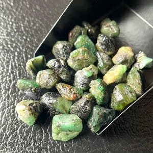 25 Pieces~Raw Emerald Stone, 7/9 MM-Genuine Emerald Crystal - Emerald Crystal - Untreated Emerald Stone - Natural Emerald Gemstone