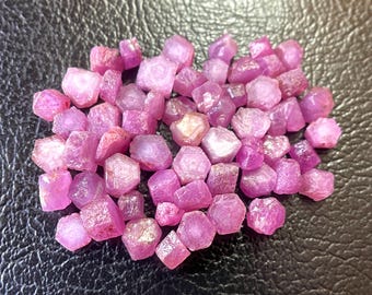 50 Stück~Rohe Sternrubin Rohsteine, Größe 5/7 MM-Rohstein Rohsteine, für die Schmuckherstellung