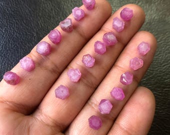 20 Stück~Rohe Sternrubin Rohsteine, Größe-5/7 MM, Natürliche Sternrubin Rohsteine, Für die Schmuckherstellung