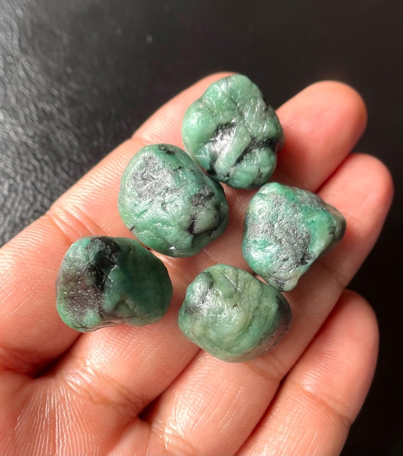 Raw Emerald Stone Pieces (5): Natural Green Emerald Crystals, 17-20mm