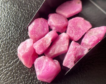 10-stks ~ ruwe roze robijn ruwe edelstenen, 100% natuurlijke Afrikaanse roze robijn ruwe kristallen, maat: 12/18 mm
