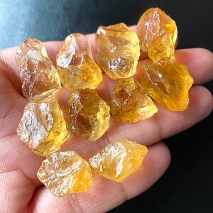 10 pezzi ~ AAA++ Citrino naturale grezzo - Dimensioni - 18/23 mm Citrino grezzo Pietre di cristallo curative - Citrino grezzo sfuso, grezzo all&#39;ingrosso - Per gioielli