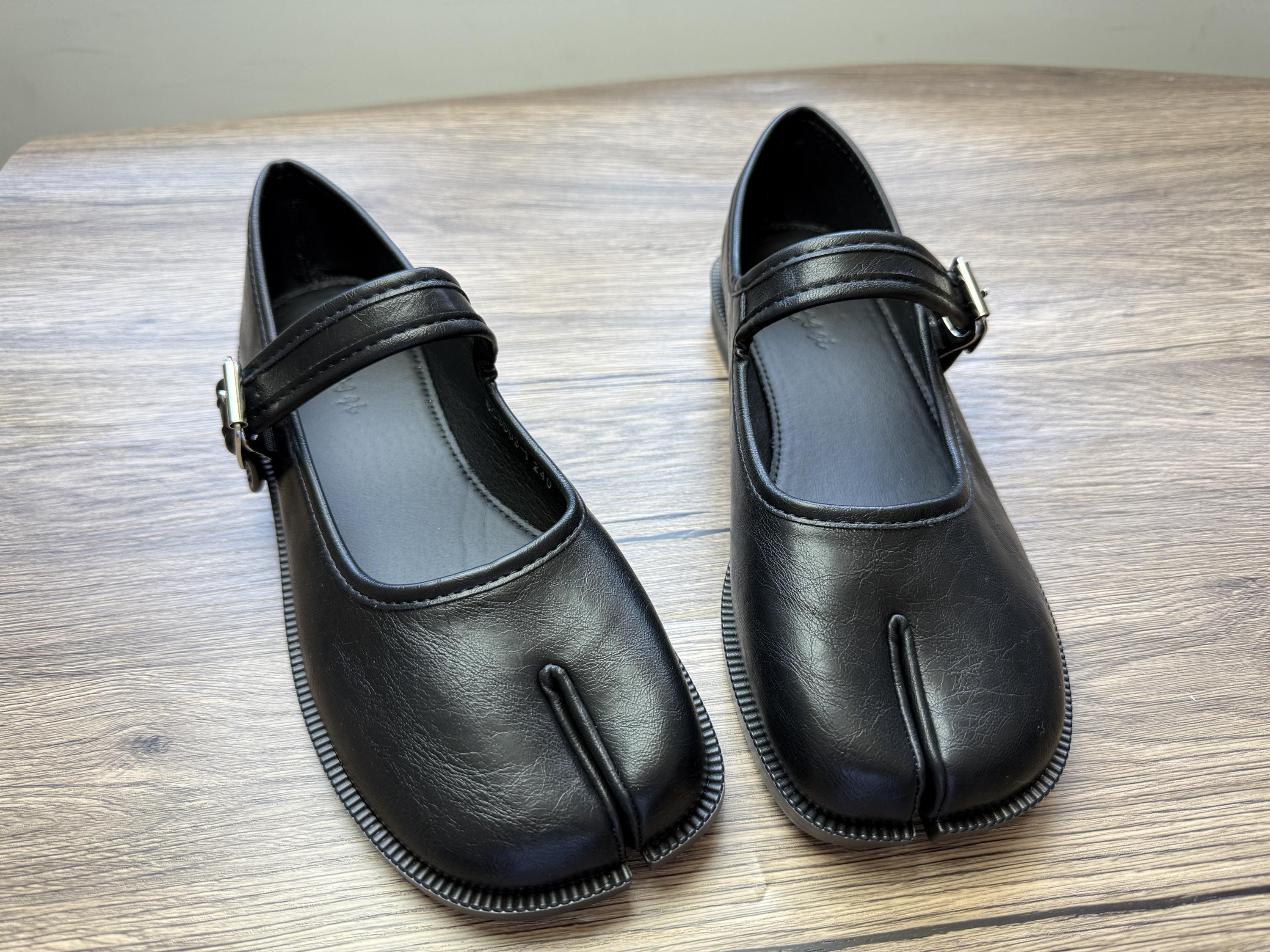 Broe&Co(ブロー&コー)ハンドメイドレザーシューズ Broe&Co(ブロー&コー)ハンドメイドレザーシューズ