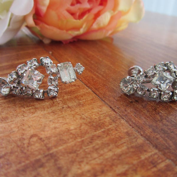 Jewelry, earrings, vintage rhinestone clip earrings, sparkle rhinestone earrings ,  timelesspeony