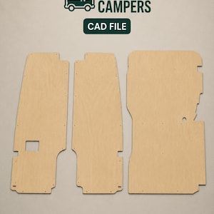 Op de afbeelding: Drie lichtgekleurde houten panelen met voorgeboorde gaten en uitsparingen, ontworpen voor de binnenbekleding van campers. De afbeelding bevat de tekst CREATIVE CAMPERS en CAD FILE, met een grafisch icoon van een camper met een hefdak.