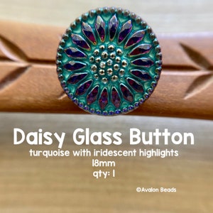 Botón de cristal con margaritas, turquesa con reflejos iridiscentes, 18 mm