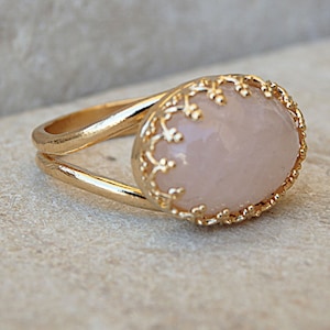 Engagement Rose Quartz Ring, Oval Natural Gemstone Ring, Gold Filled Women Ring, Real Stones rings, Wedding Big Stone ring.Anniversary Gift