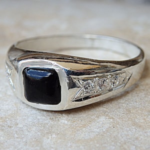 Signet Ring For men, Unisex Signet Ring, 925 Sterling Silver Signet Ring, Square Black Onyx Ring, Cubic Zirconia Stones,Delicate Signet Ring