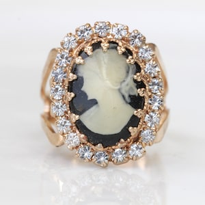 BLACK CAMEO RING, Vintage Look Ring, Black White Ring, Adjustable  Ring, Unique Woman Ring, Lady Cameo Ring, Gold Victorian Ring