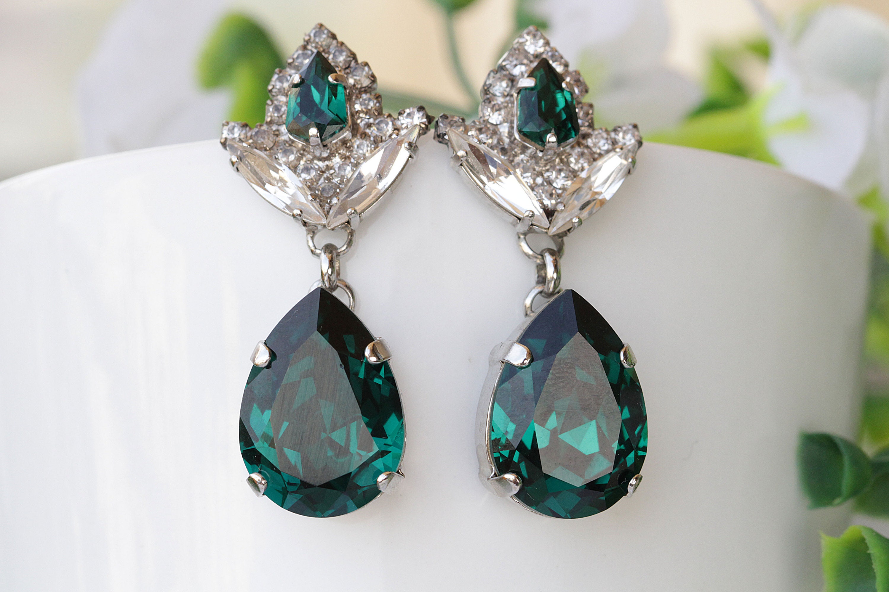 Amazon.com: Art Deco Retro Vintage Style Dark Emerald Green Pear Formal  Wedding Bridal Prom Rhinestone Earrings: Clothing, Shoes & Jewelry