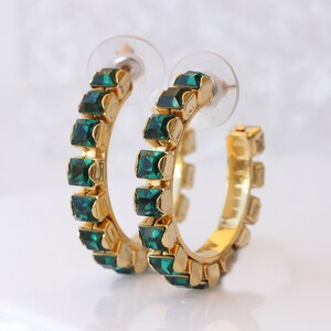 PENDIENTES EMERALD HOOP, Pendientes Verde Esmeralda, Aros Nupciales, Aros de Boda, Pendientes Nupciales, Pendientes de Mujer, Pendientes de Dama de Honor de Aro Pequeño