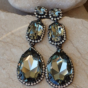 Gray Chandelier Statement earrings.  Dark Grey Drop Earrings, Black diamond clear crystal earrings.Cocktail Black Teardrop earrings