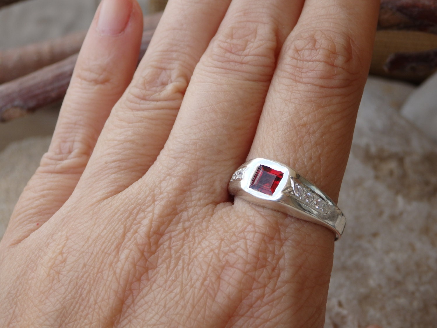 アクセサリー PALACE Strawberry Signet Ring - Silver il_fullxfull.1011752982_e3ml.jpg