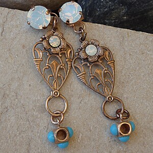 Boucles d'oreilles en cristal d'opale, boucles d'oreilles longues turquoise, bijoux en cristal en or rose, boucles d'oreilles pendantes en filigrane d'or, boucles d'oreilles décontractées pour femmes faites main