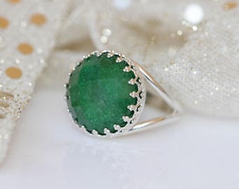 GREEN JADE RING, Silver Ring, Jade Jewelry, Gemstone Ring, Sterling Ring, Faceted Ring, Woman Ring, Emerald Green Stone Ring, Geometric Ring