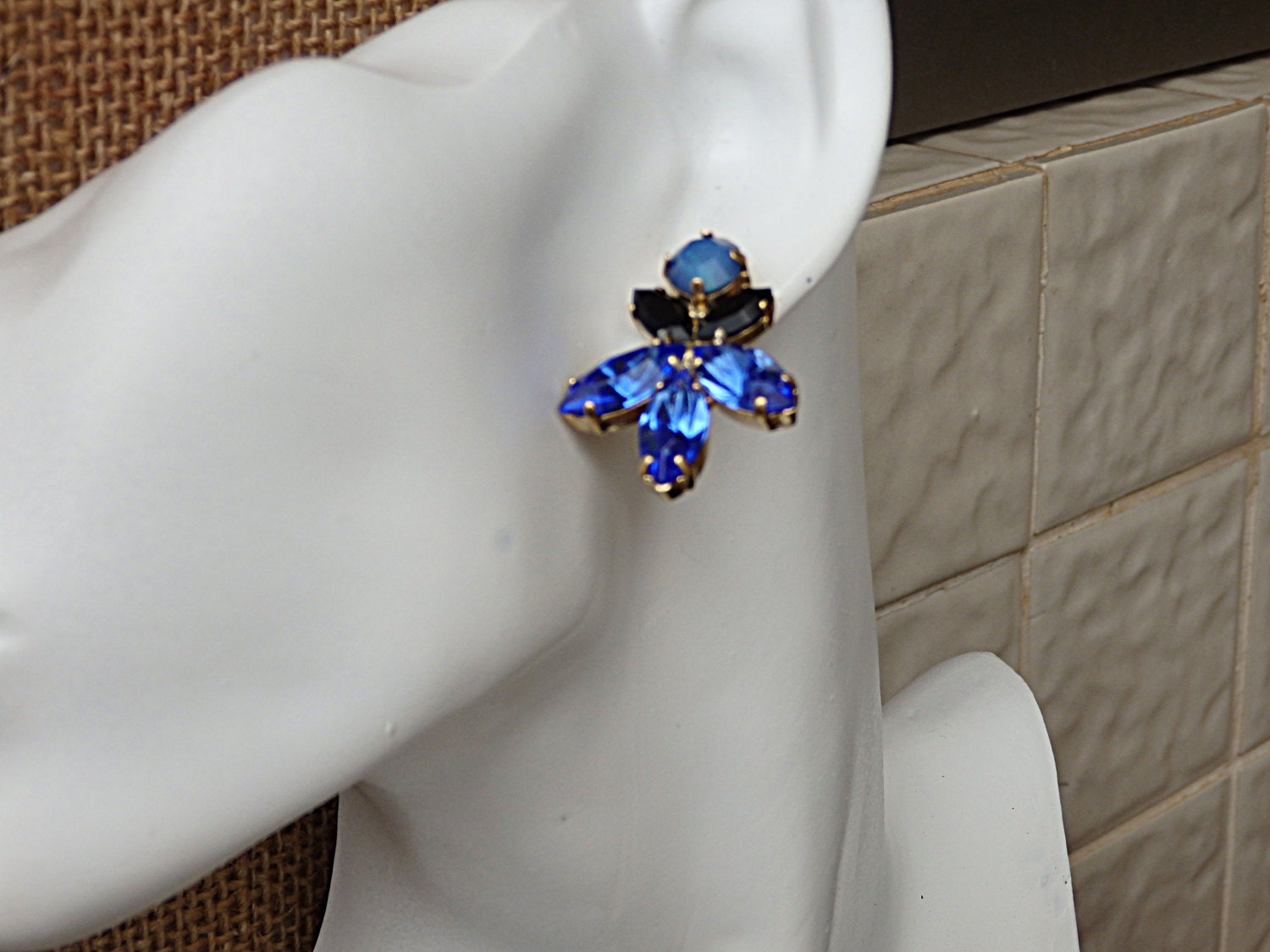orecchini da donna a forma di renna natalizia: elegante design con
