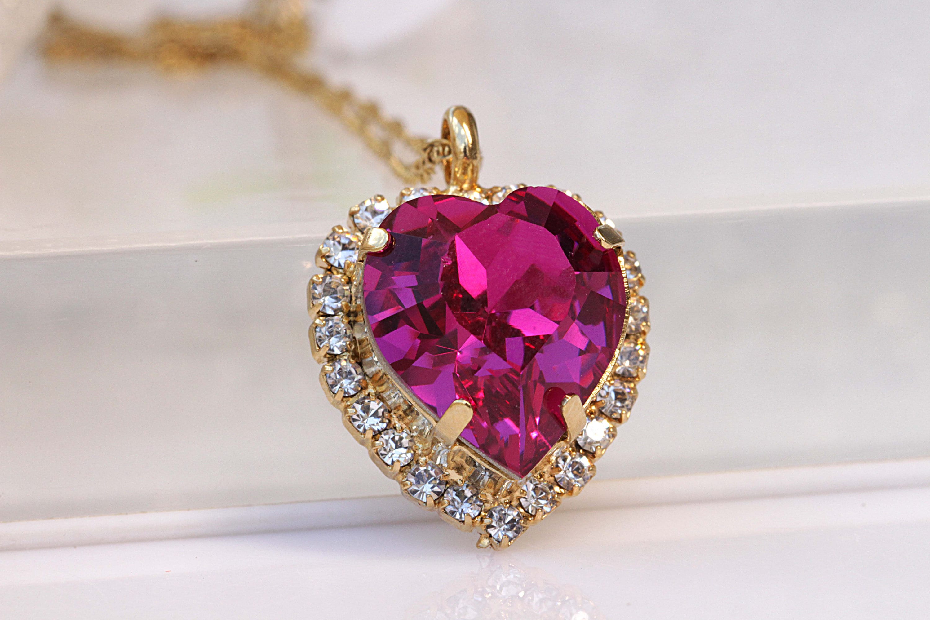 Hot pink heart necklace deals