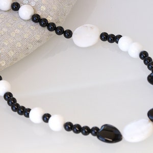 ONYX HEART NECKLACE, Black Onyx Necklace. Gemstone Beaded necklace, Birthday gift, Black and White Necklace, Anniversary Wife Shell Necklace