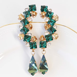 Emerald EAR CLIMBER EARRING, Gold Green Climbing Earrings,Green Statement Ear Crawler,Bridal Long Sweep, Drop Cuff  Wedding Earring