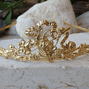 Gold bridal tiara. Gold headpiece. Golden crown. Tiaras for weddings. Tiara headband. Hair accessories. Gold crown tiara. Princess tiara