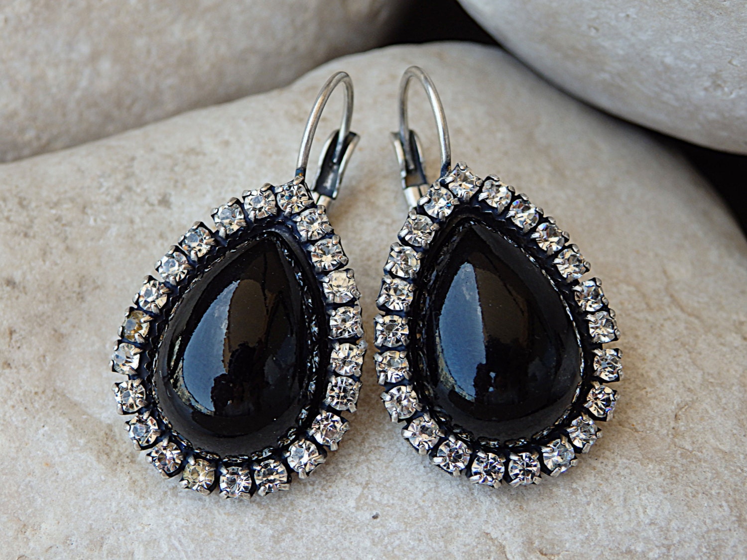 Onyx leverback earrings deals